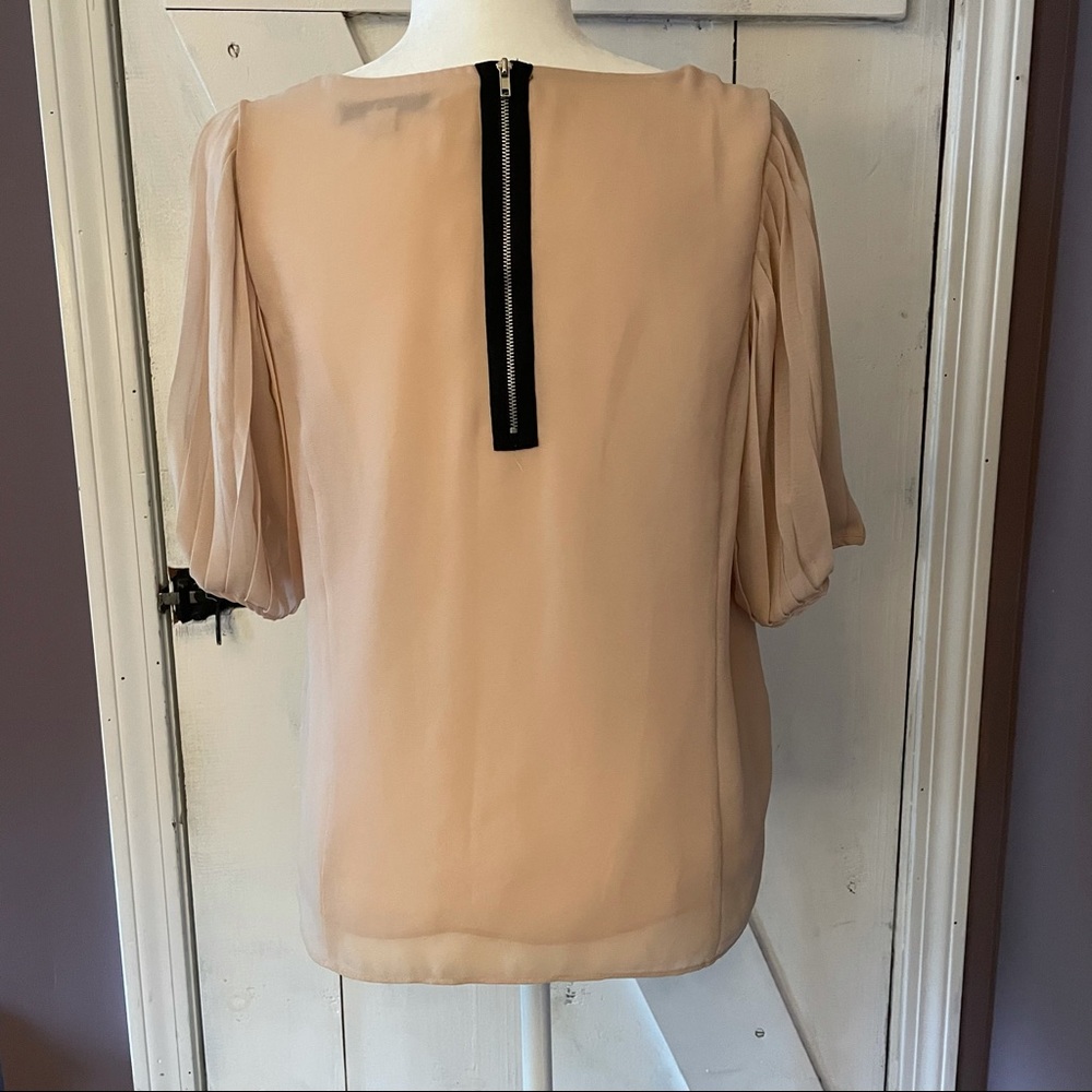 Forever 21 Cream Blouse - Picture 2 of 5